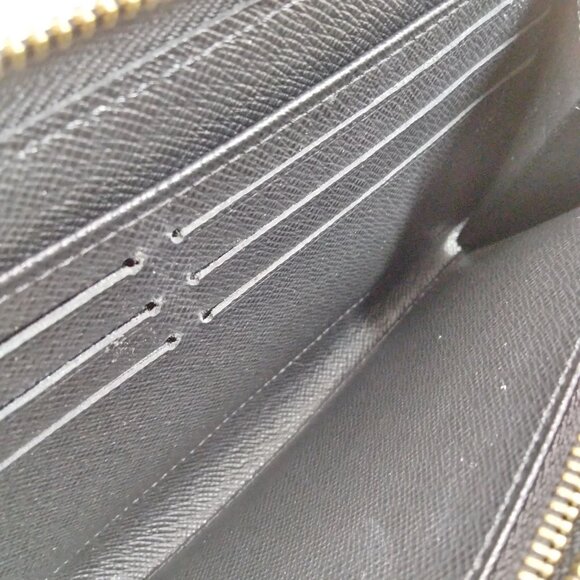 Louis Vuitton Brown Monogram Wallet with Chain mon870-100925 - Picture 8 of 9